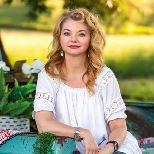 Meet your Posher, Paula